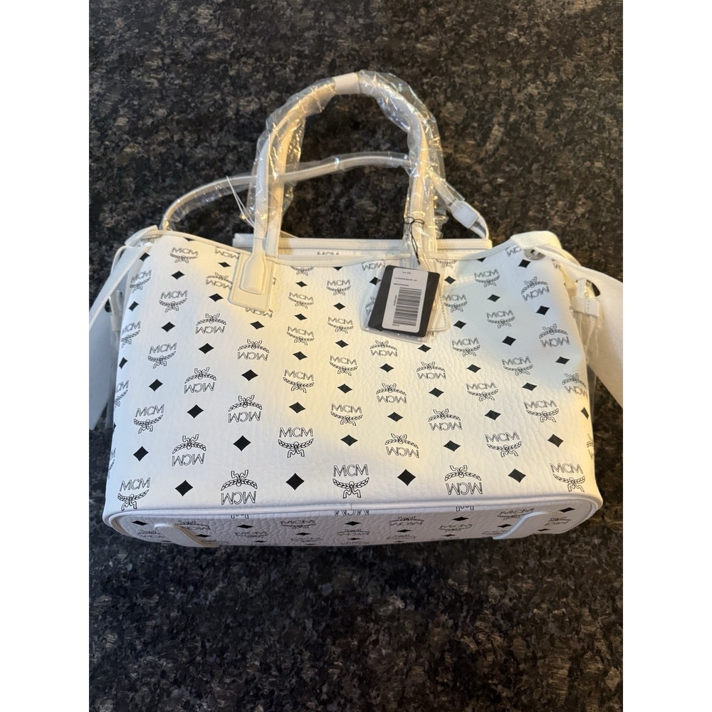 White Reversible MCM Liz Shopper In Medium Visetos - Picture 2 of 16